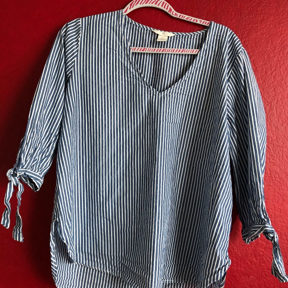 100% cotton Blue and white striped 3/4 sleeve blouse
